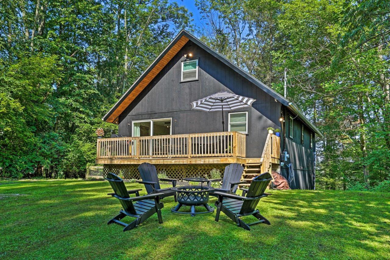 Modern With Deck And Gas Grill! Сasa de vacaciones East Stroudsburg